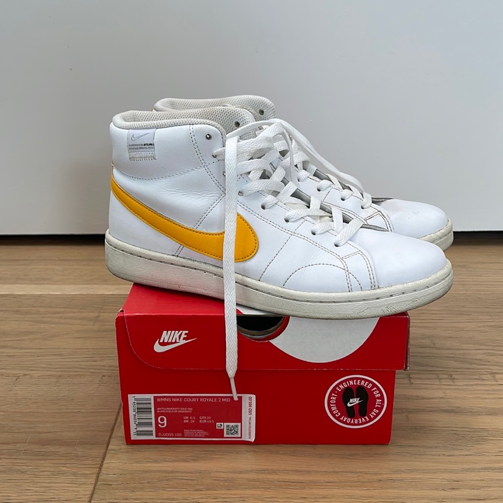 Women’s Nike Court Royale 2Mid
